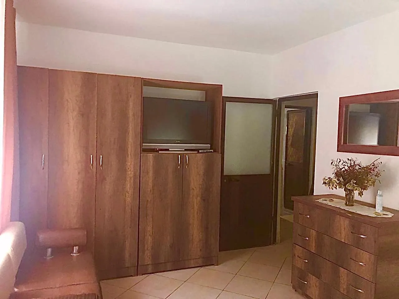 Cozy Haven In The Most Popular Area In The City!!! Tirana 0*,