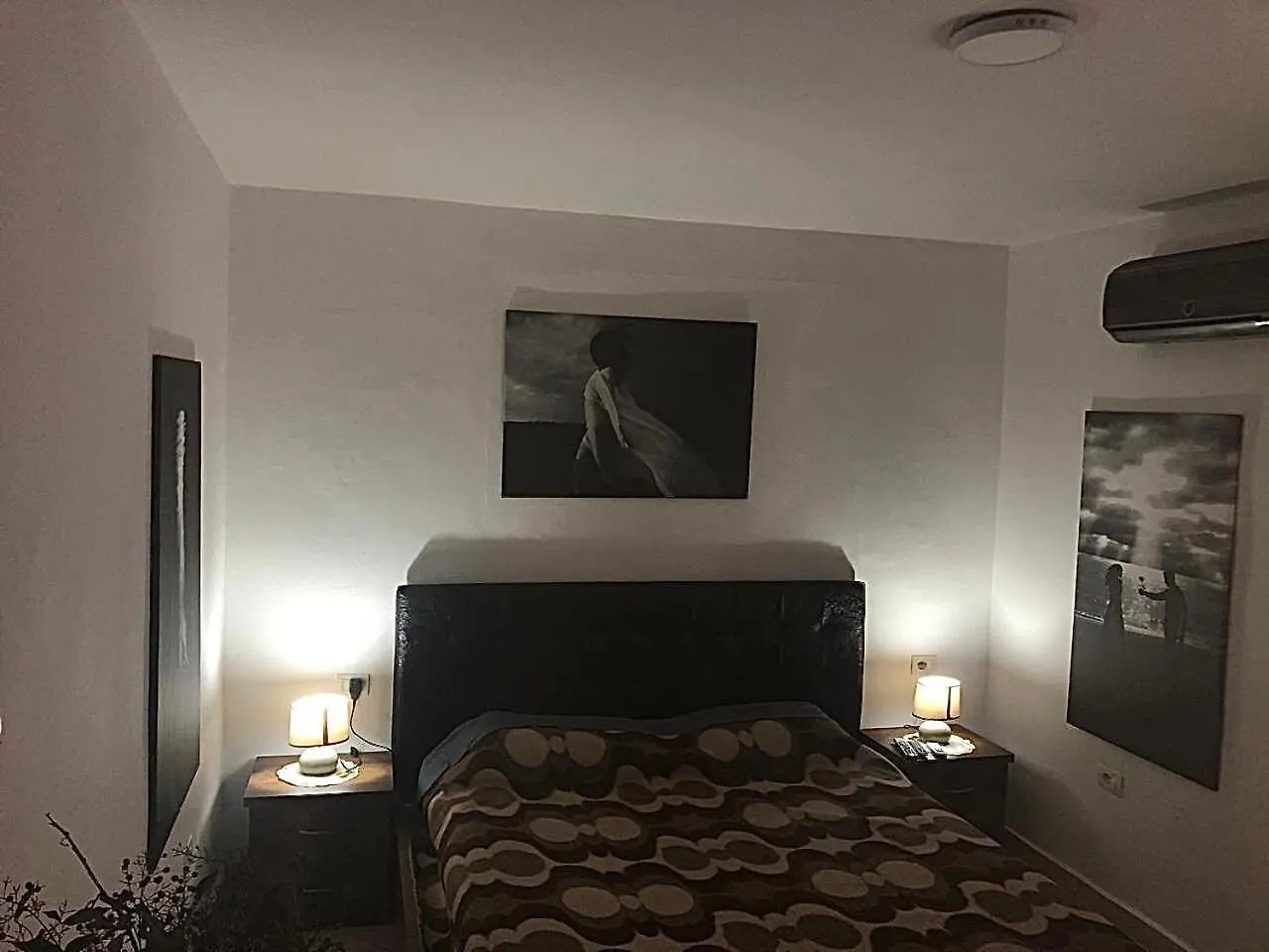 Cozy Haven In The Most Popular Area In The City!!! Tirana Albania